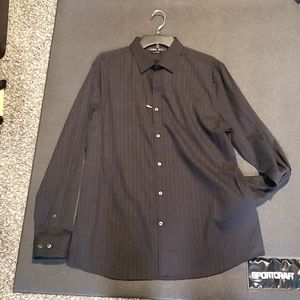 💥BRAND NEW never worn L slim fit black w/light red pin stripping long sleeve